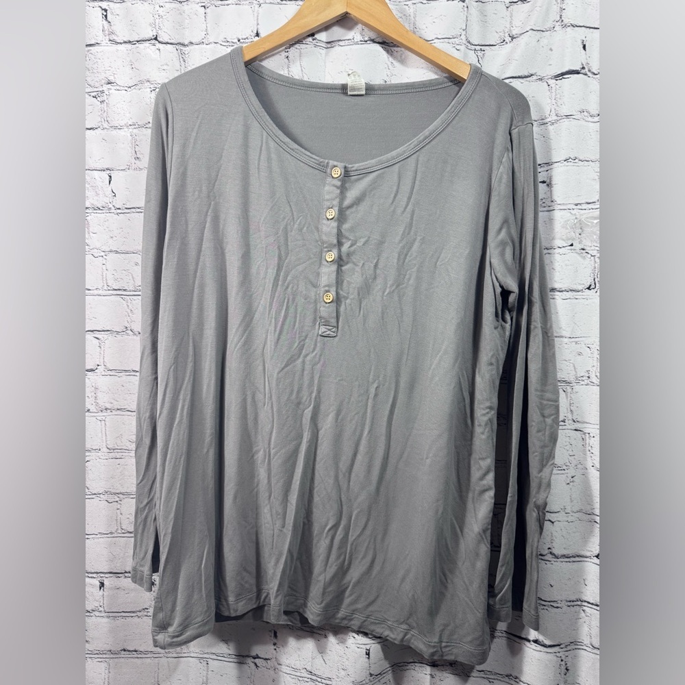 Kate Quinn Gray Long Sleeve Button-Up Women's Top